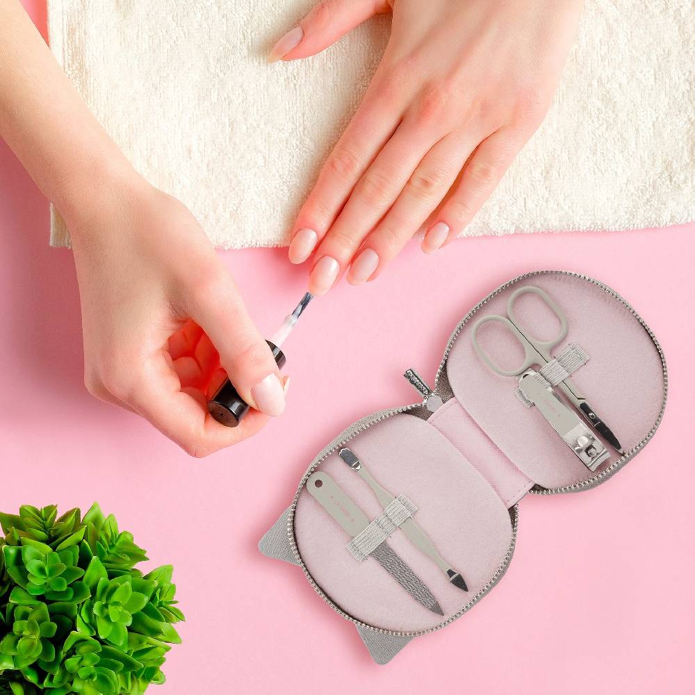 Legami Kit Manicure - But First, Nails! Consegna Veloce