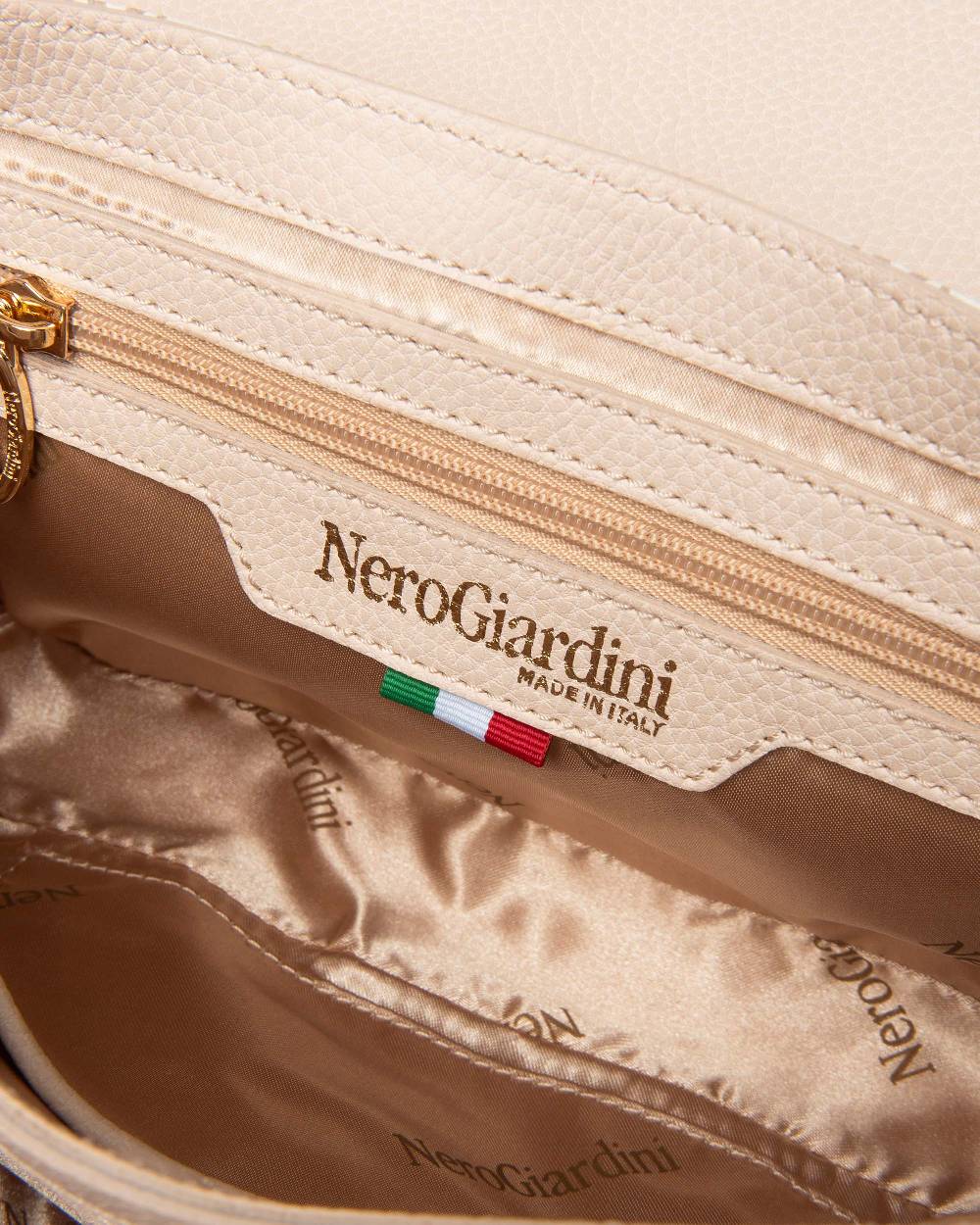 NeroGiardini Art. E443723D Presa