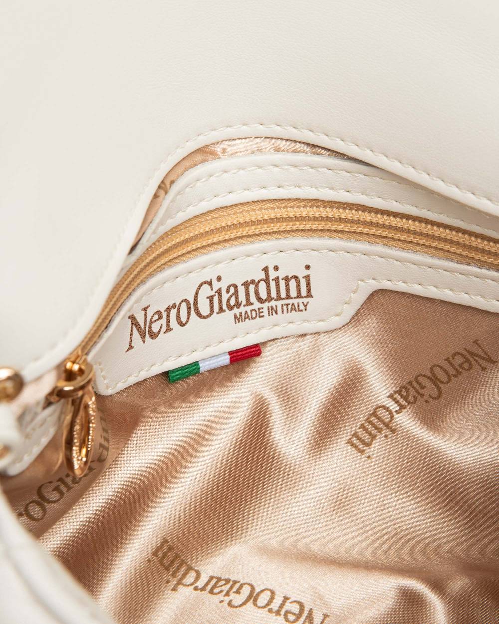 NeroGiardini Art. E443770D In Vendita