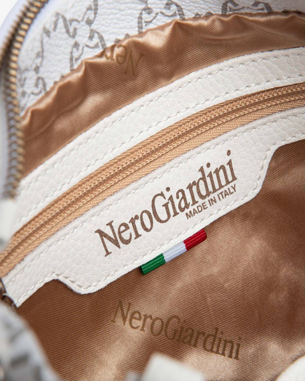 NeroGiardini Art. E443741D Saldi