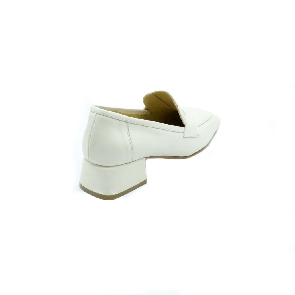 Lea Gu mocassino in nappa, punta quadrata, bocca di leone frontale, tacco 35mm Novità