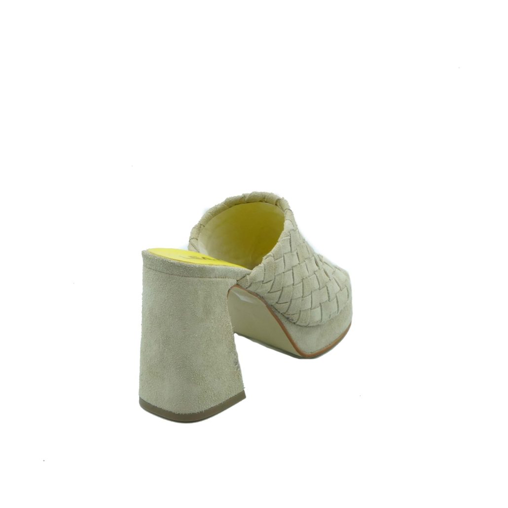 Lea Gu sabot in camoscio, fascia frontale intrecciata, tacco ricoperto 100mm plateau 20mm In Vendita
