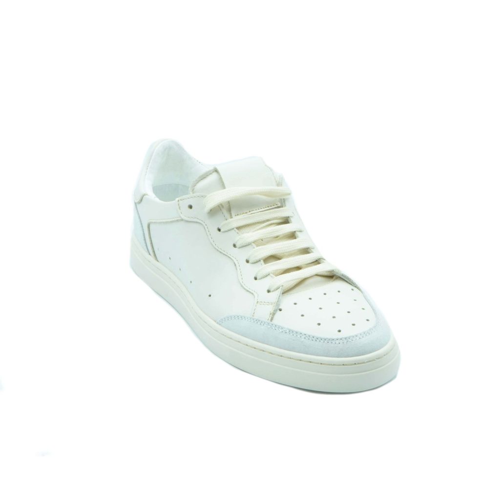 Lea Gu sneakers in nappa, allacciatura frontale, tallone in contrasto, fondo gomma 30mm In Saldo
