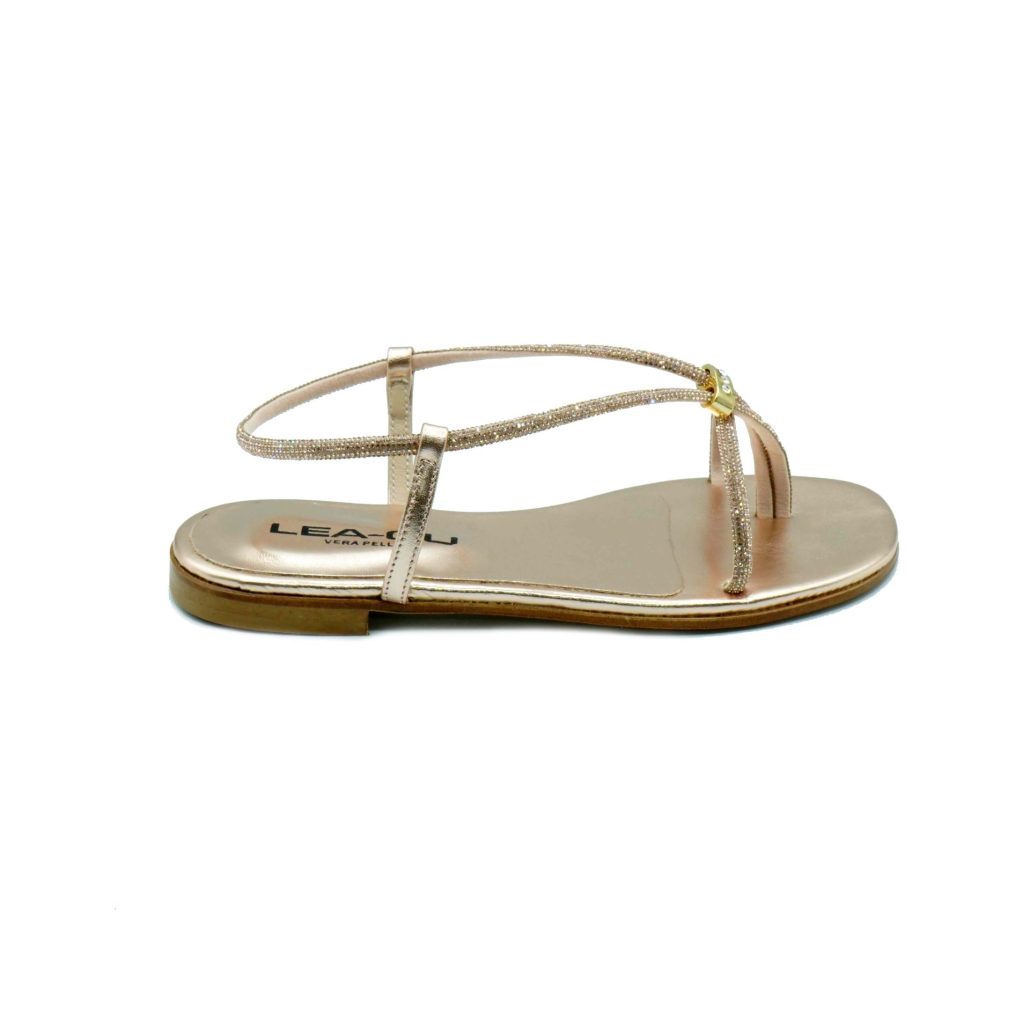 Lea Gu sandalo in nappa laminata, strass frontali, cinturino posteriore, tacco 10 mm Saldi Di Fabbrica