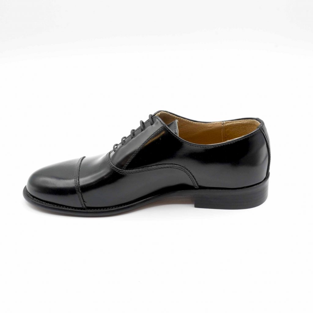 Lea Gu scarpa in vitello abrasivato con allacciatura frontale e taglio in punta, tacco 25 mm Offerta