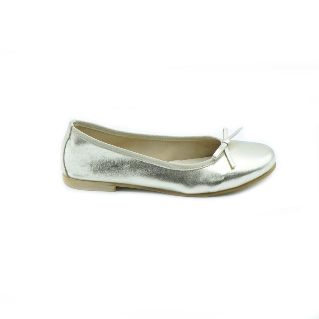 Lea Gu ballerina in nappa laminata, fiocco frontale, tacco 10mm Italia