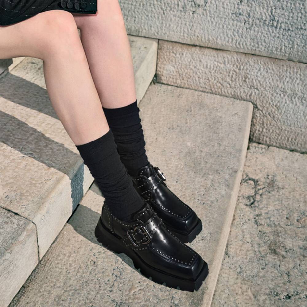 Laura Bellariva Scarpa old school con borchie Offerta esclusiva