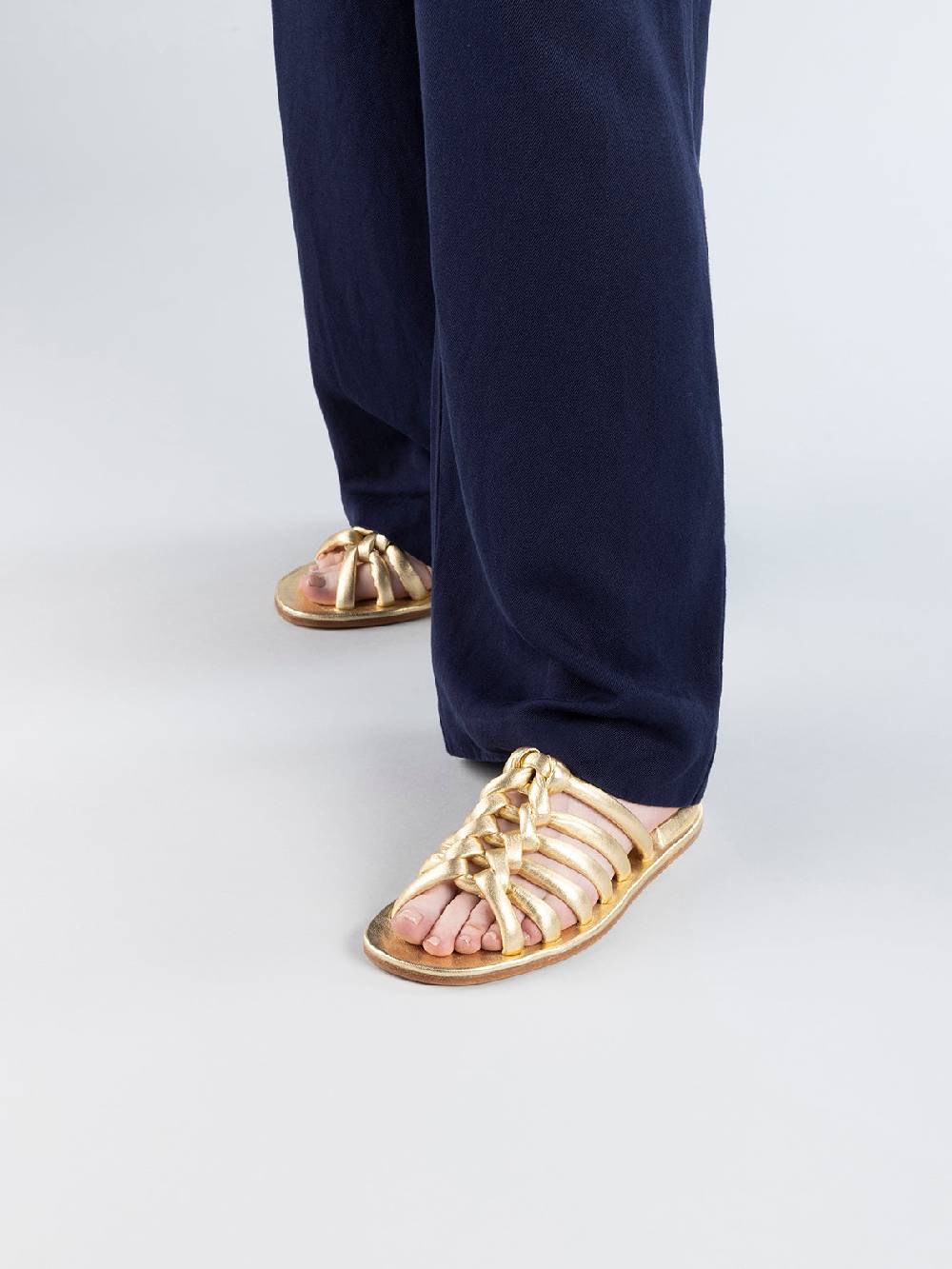 Officine Creative CYBILLE 016 Sandali Slide in Pelle Oro Saldi Di Fabbrica