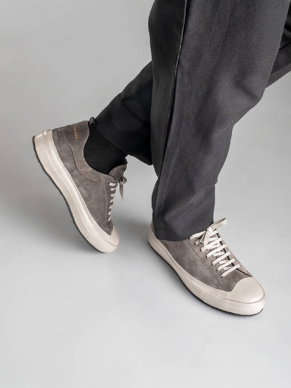 Officine Creative MES 009 Sneakers in Pelle Scamosciata Grigia Saldi Di Fabbrica