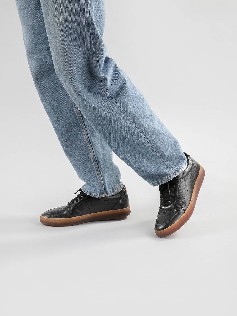 Officine Creative ASSET 001 Sneakers in Pelle Nera Online