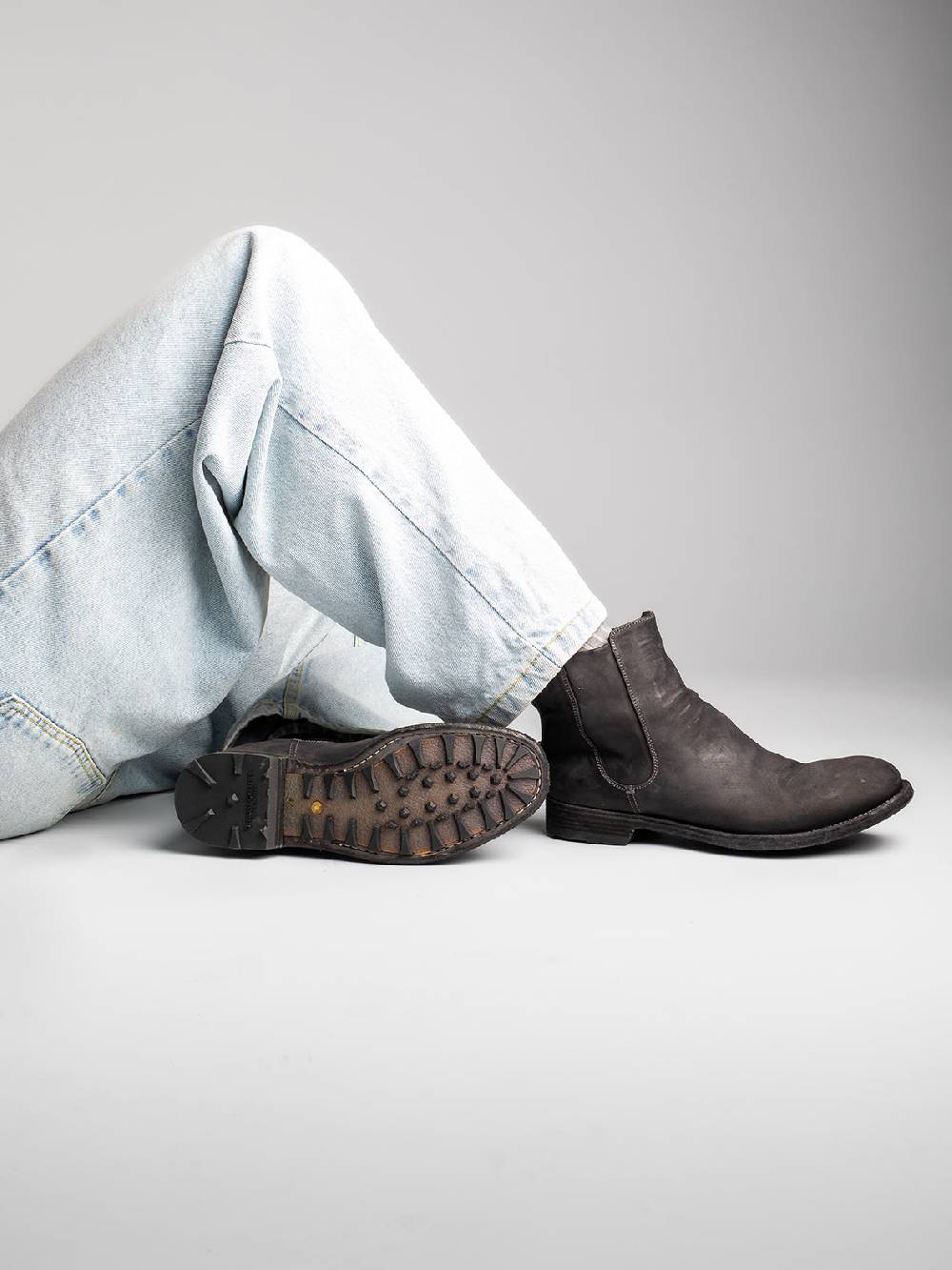 Officine Creative ARBUS 021 Stivaletti Chelsea in Pelle Grigia Saldi