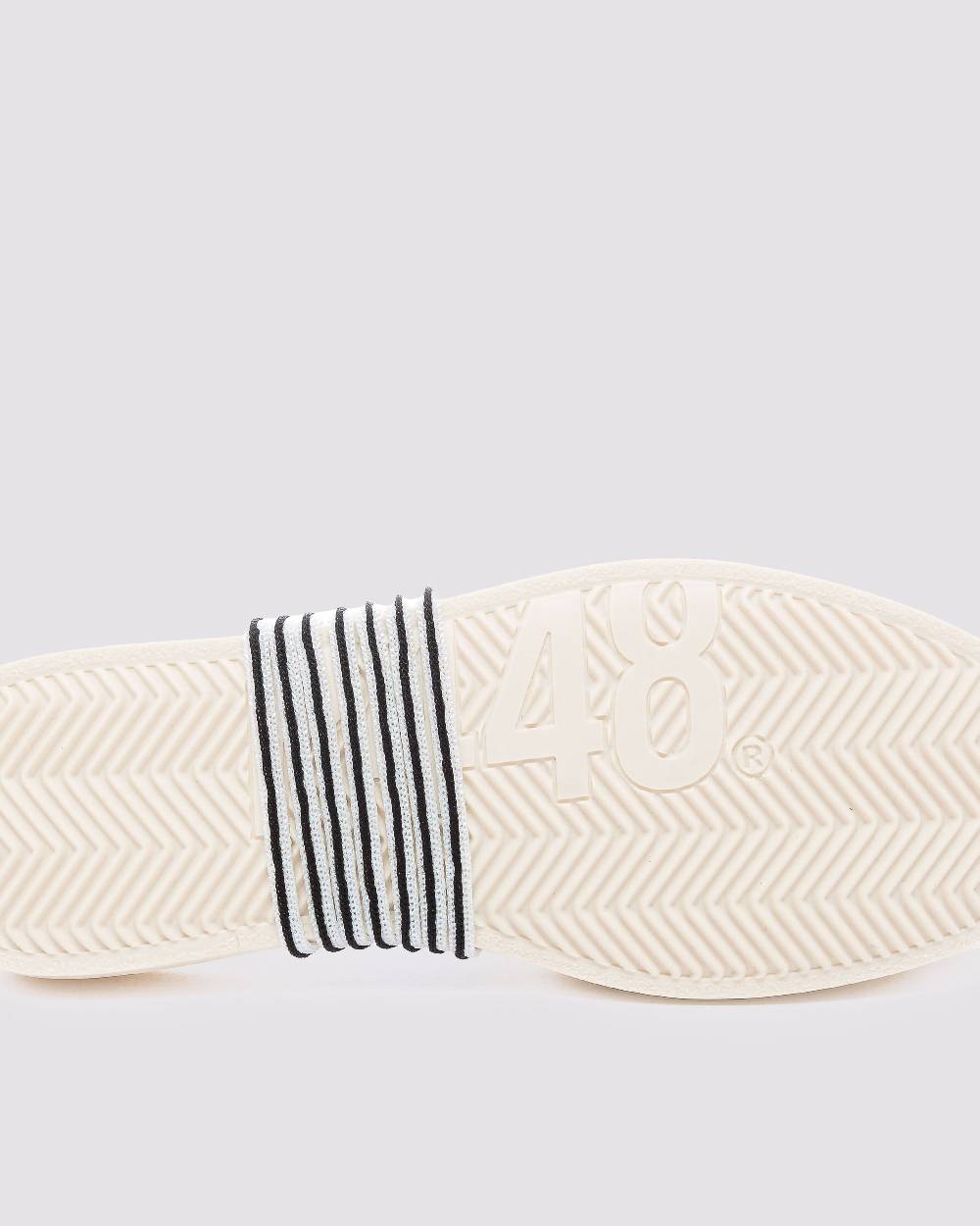 P448 Shoelaces Striped Moda
