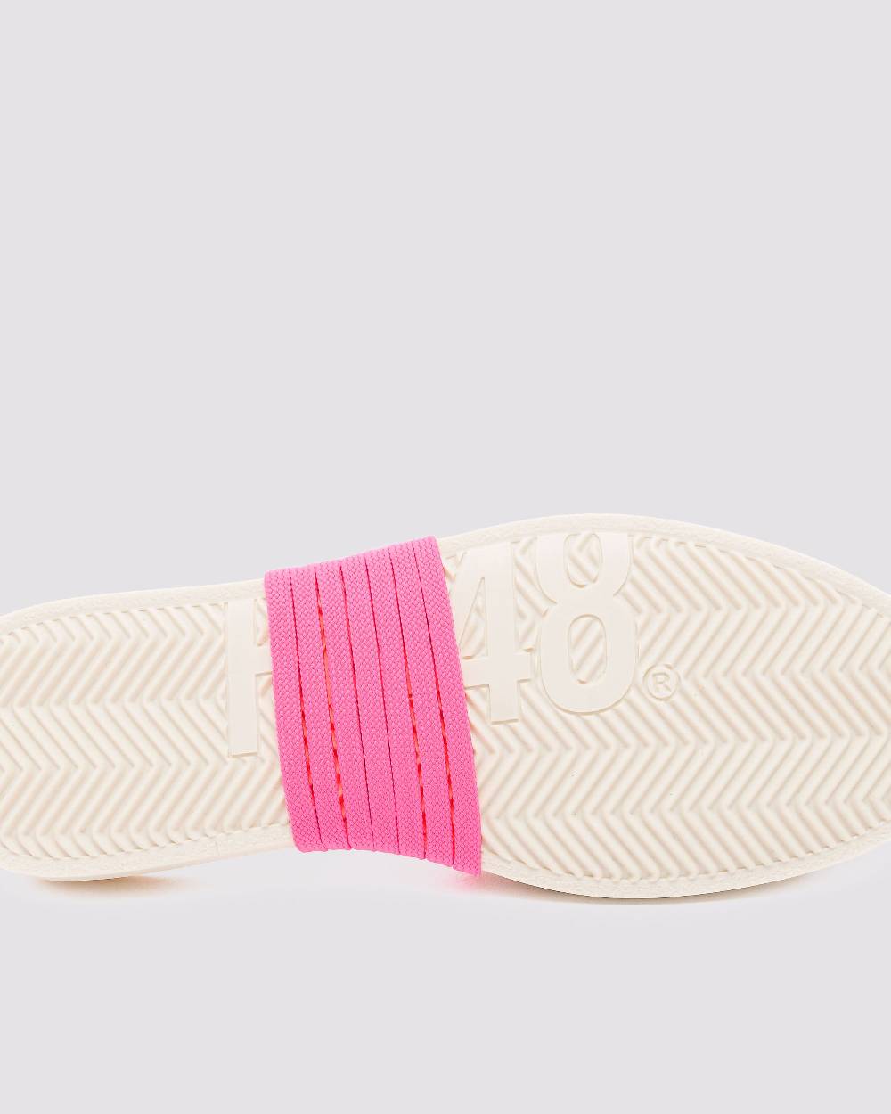 P448 Shoelaces Fuchsia In Linea