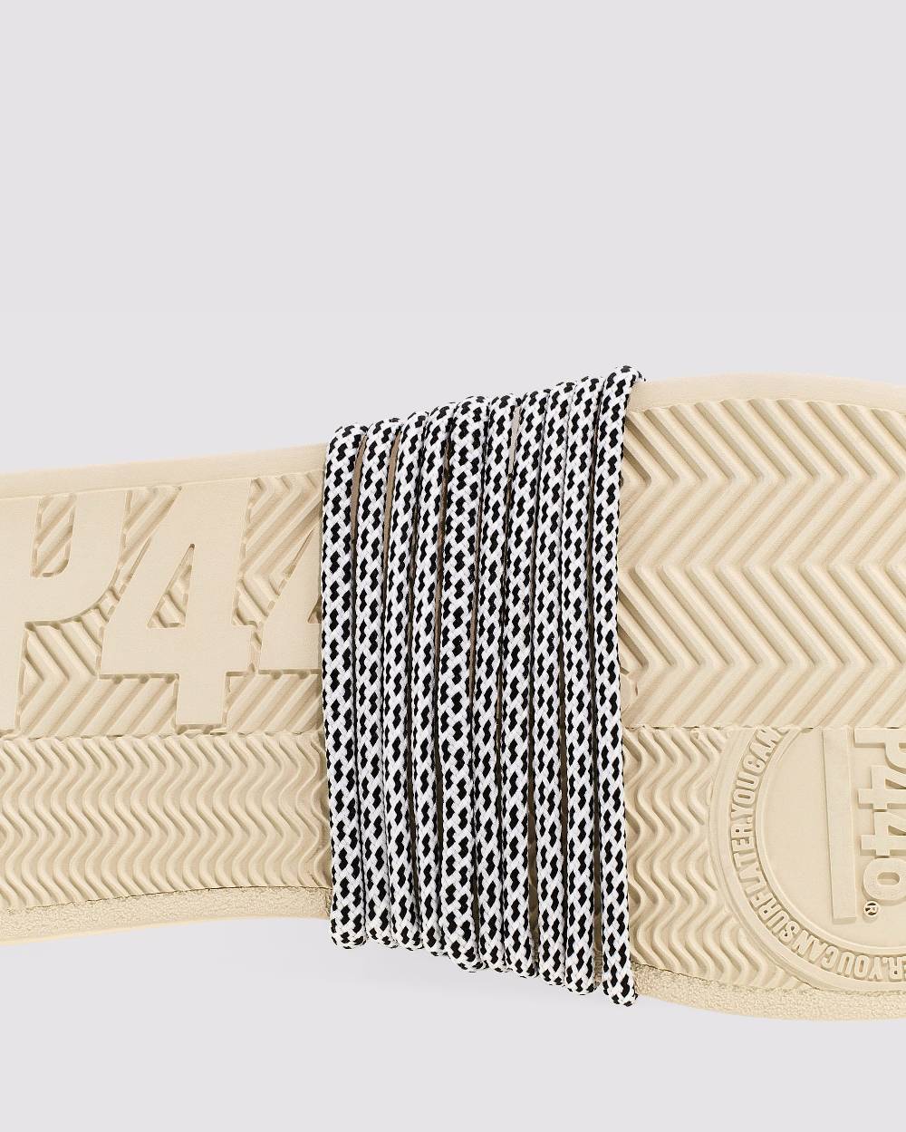 P448 Shoelaces White/Black Speckled Presa