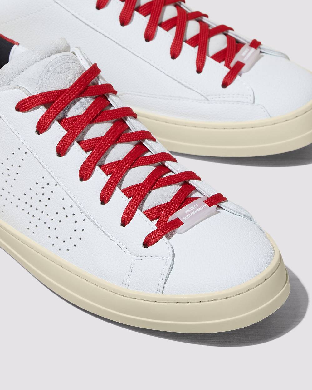 P448 John Carp/Red Offerte