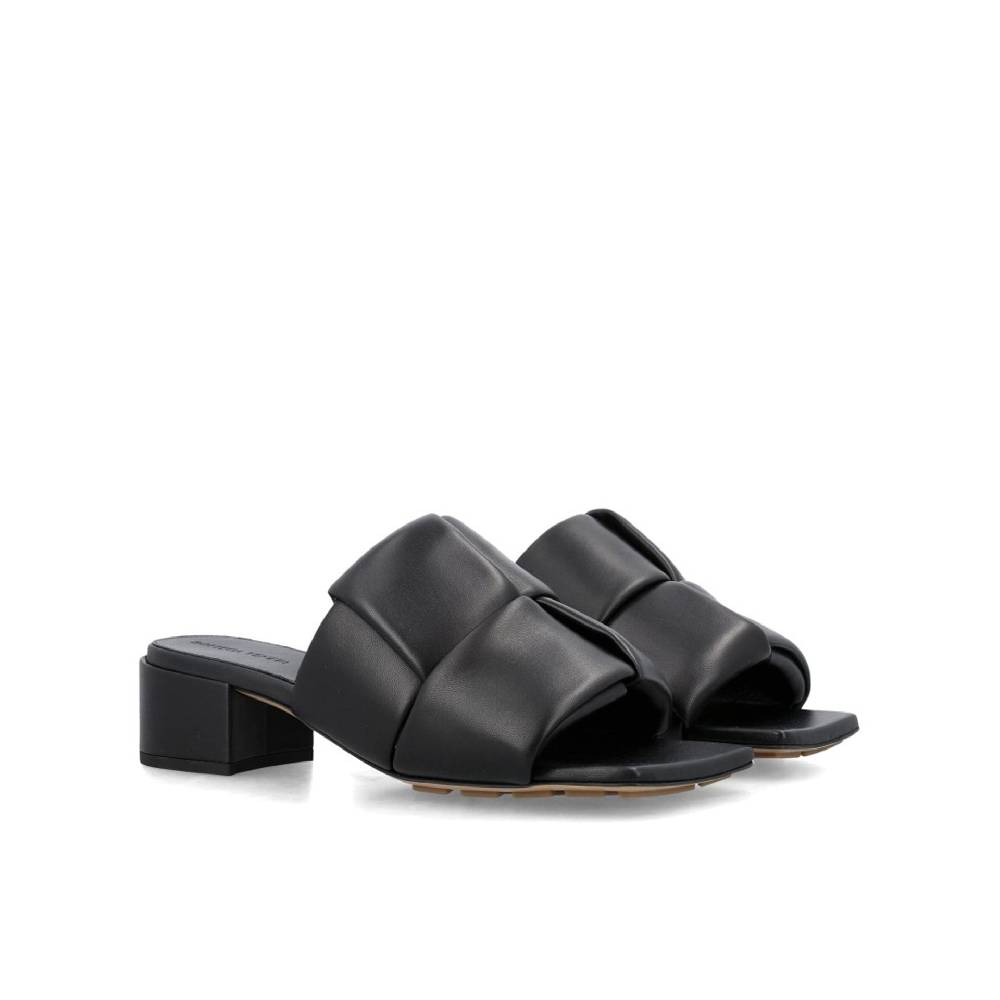 BOTTEGA VENETA  Mules da Donna Nere in Pelle Bottega Veneta Outlet