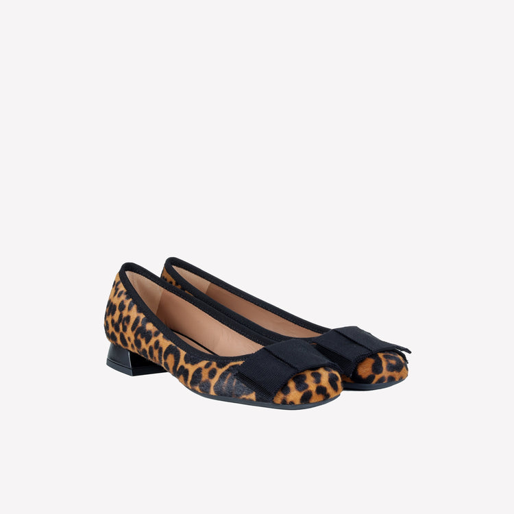 Roberto Festa DECOLLETE’ IN PELLE DI VITELLO STAMPA LEOPARDATA CON FIOCCO GROS GRAIN NERO SISKO Duty-free
