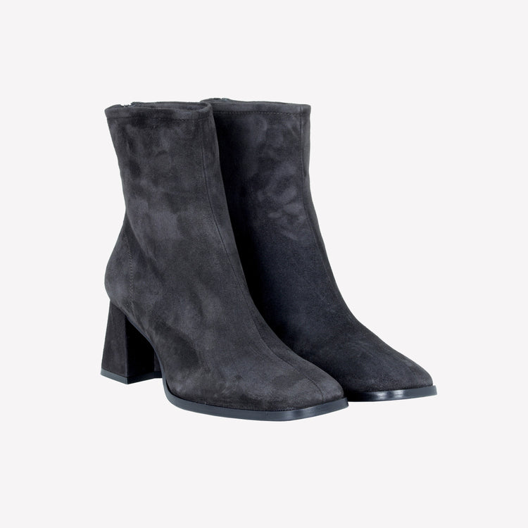 Roberto Festa ANKLE BOOT IN CAMOSCIO ASFALTO YLARIA In Linea