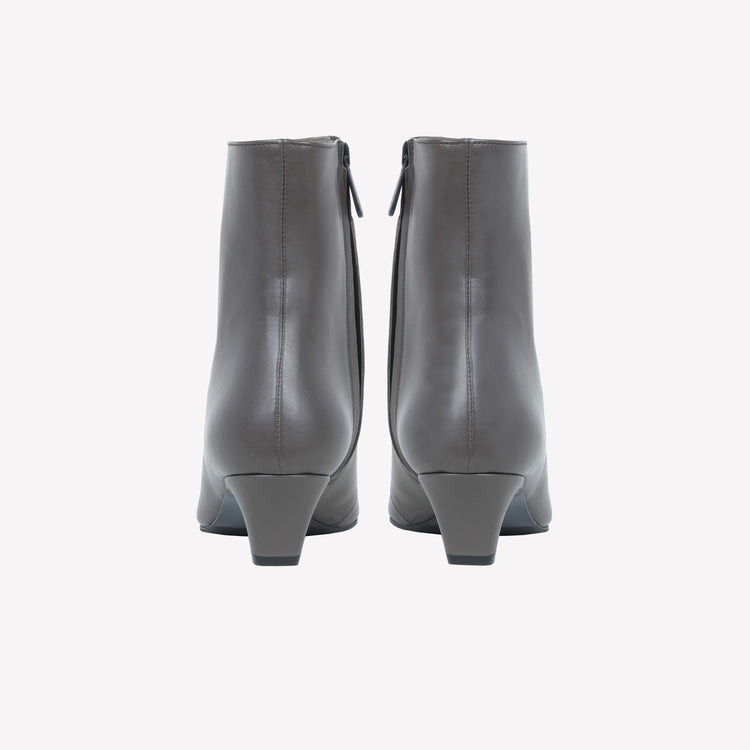 Roberto Festa Ankle boot in agnello con dettaglio in metallo opaco Lissy Nuovo
