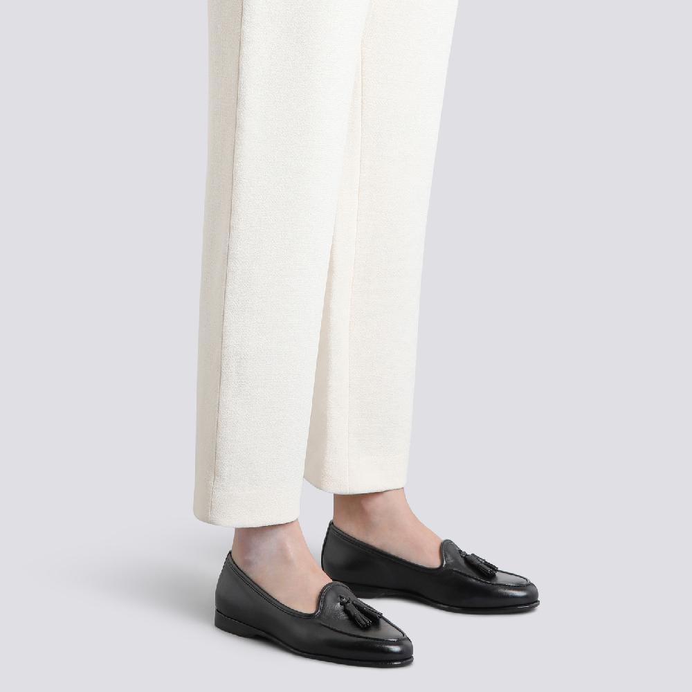Santoni Mocassino Andrea con nappe da donna in pelle nera Italy