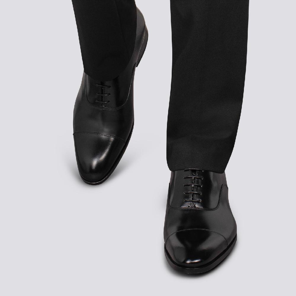 Santoni Stringata oxford da uomo in pelle anticata nera Sconto