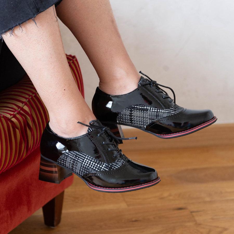 Scarpe Vita Derbies - KACMIKO 24 Saldi