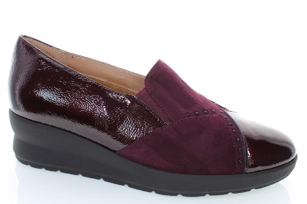 Soffice Sogno Slip on in pelle con borchiette Prezzo Ridotto