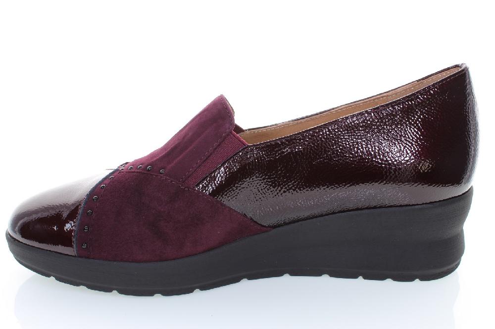Soffice Sogno Slip on in pelle con borchiette Prezzo Ridotto