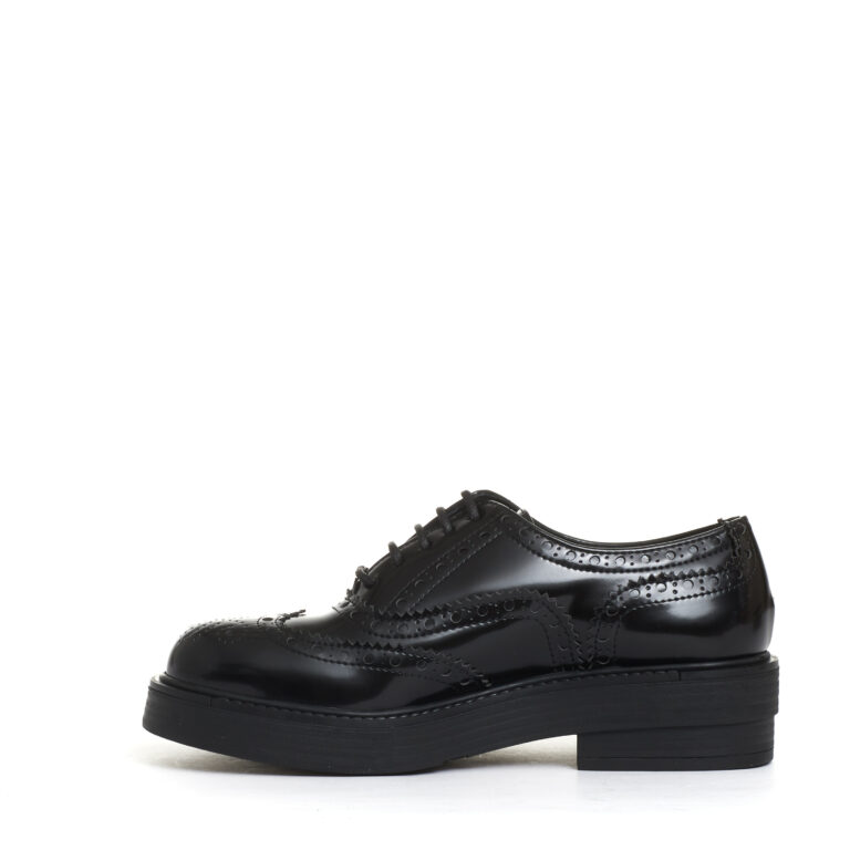 Sorelle Perego stringata con bucature pelle nera Presa