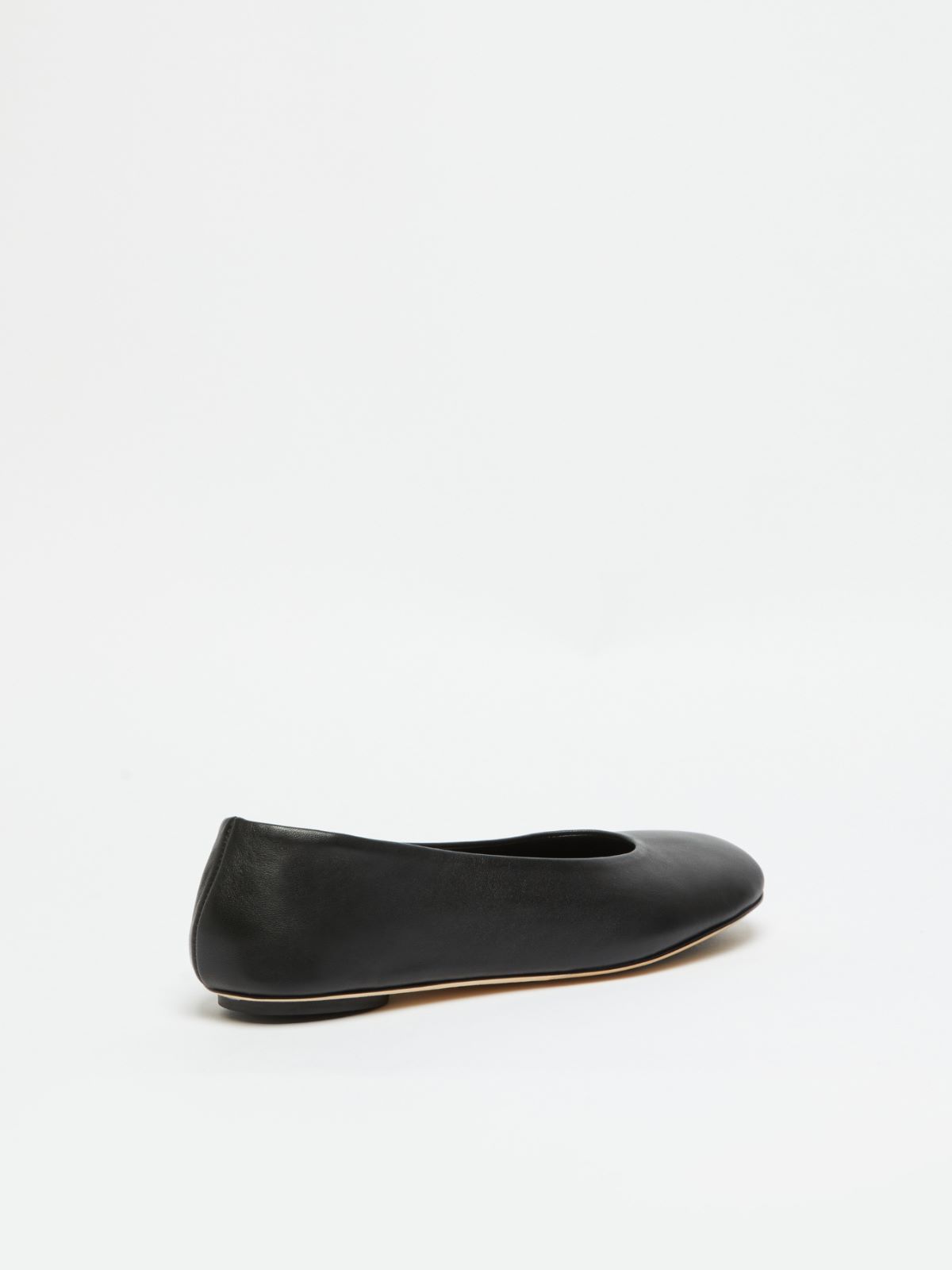 Weekend Ballerina in nappa Offerte
