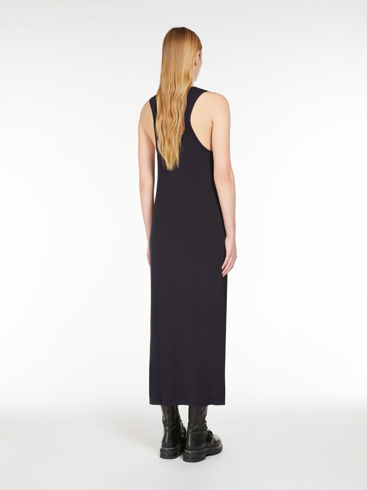 Weekend Abito smanicato in viscosa stretch Only for today