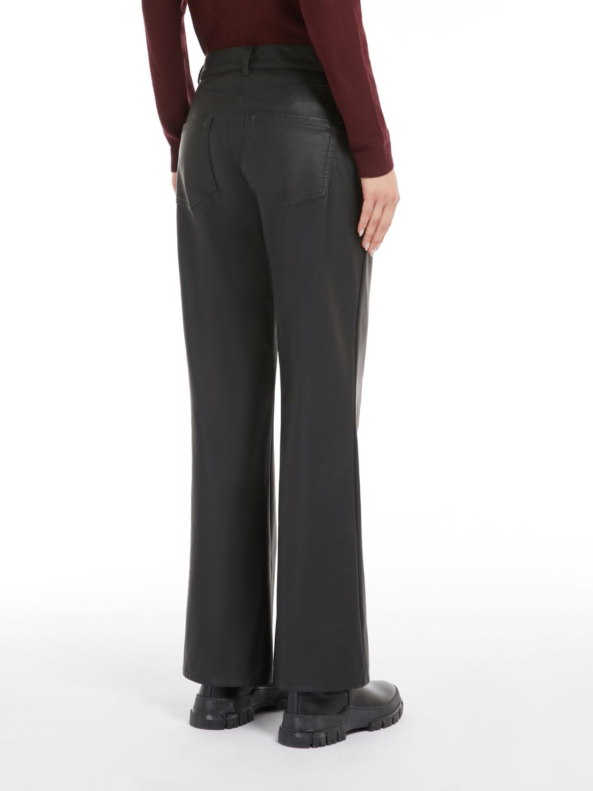 Weekend Pantalone in tessuto spalmato Promozione Limitata