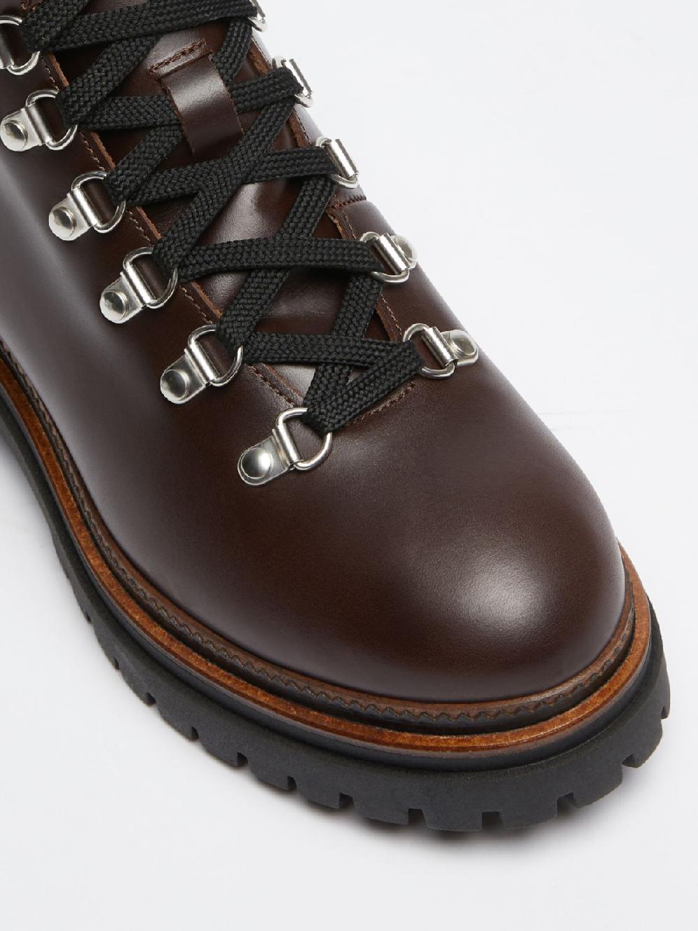 Weekend Stivaletto in cuoio 50% di sconto con spedizione gratuita
