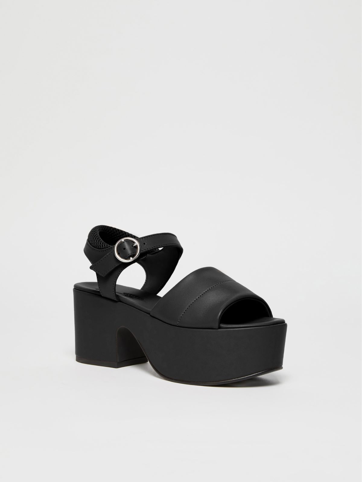 Weekend Sandalo in pelle lucida Pezzi Unici