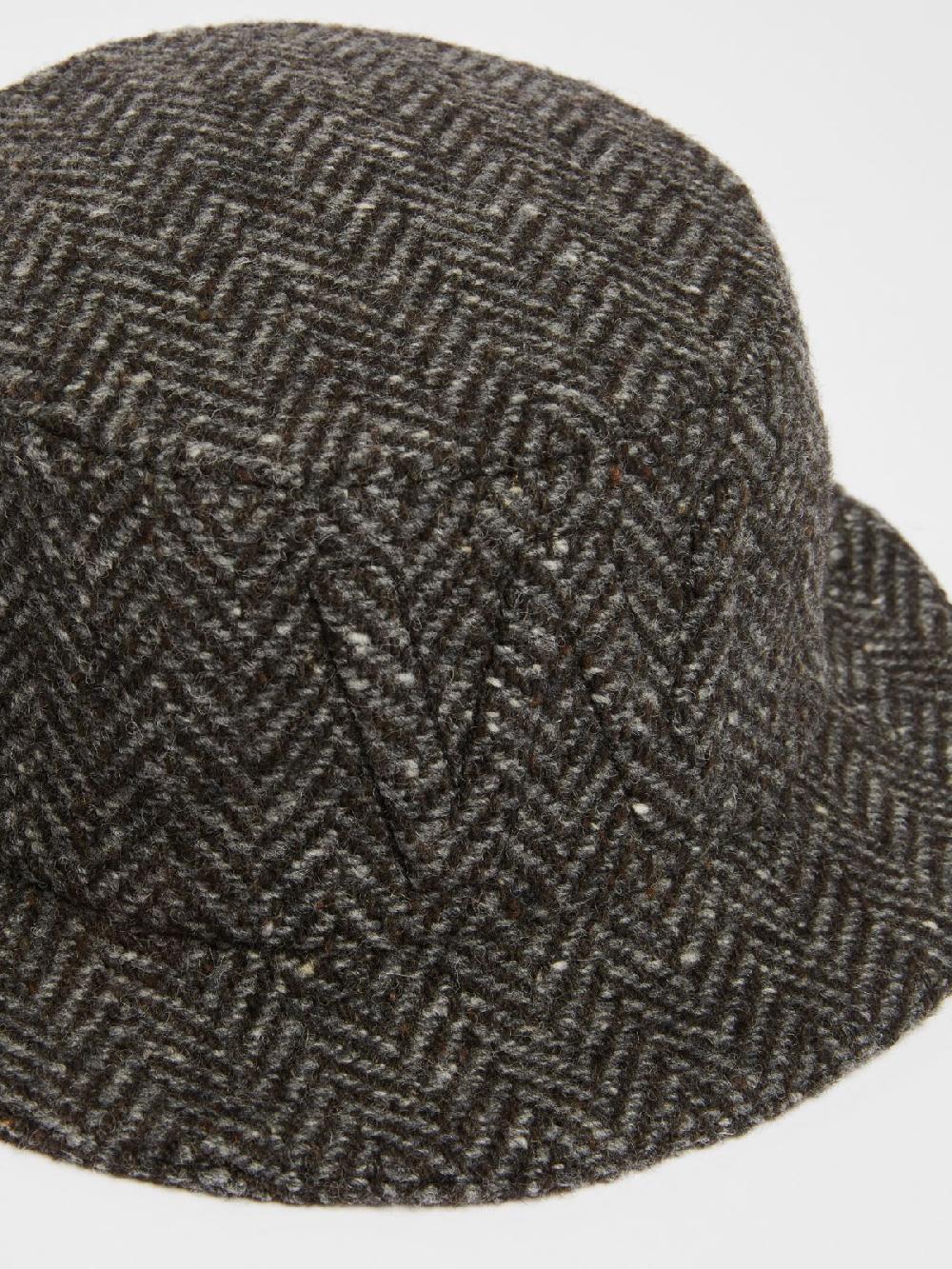 Weekend Cappello in tweed con logo Qualità Garantita