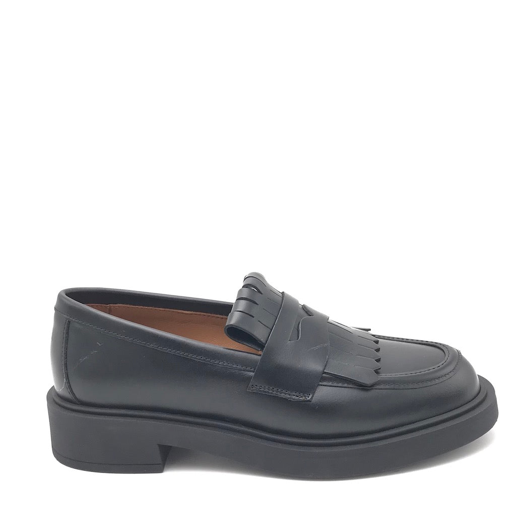 Zulian Calzature Mocassino college frangia in pelle nera 2025