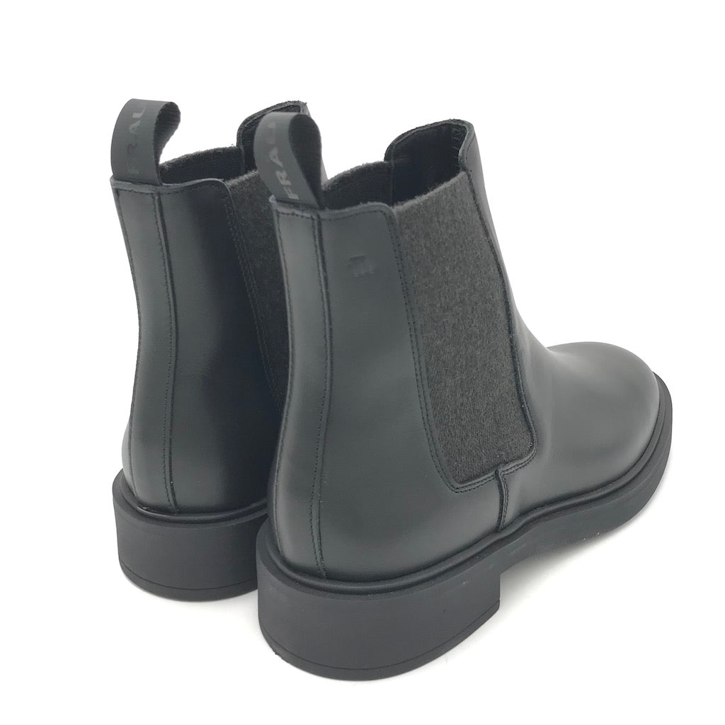 Zulian Calzature Beatles in pelle nera Pezzi Unici